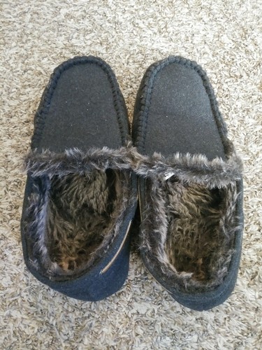 H & M Felted Slippers with leather accent. Faux fur lined. Mens 10.5 M EUC gray