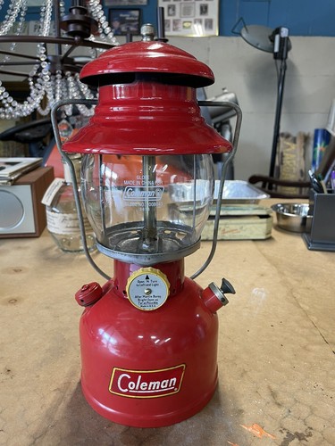 Coleman 200A　75年6月 Coleman 200A 75年6月 Vintage 1976 Coleman Lantern 200A Red W