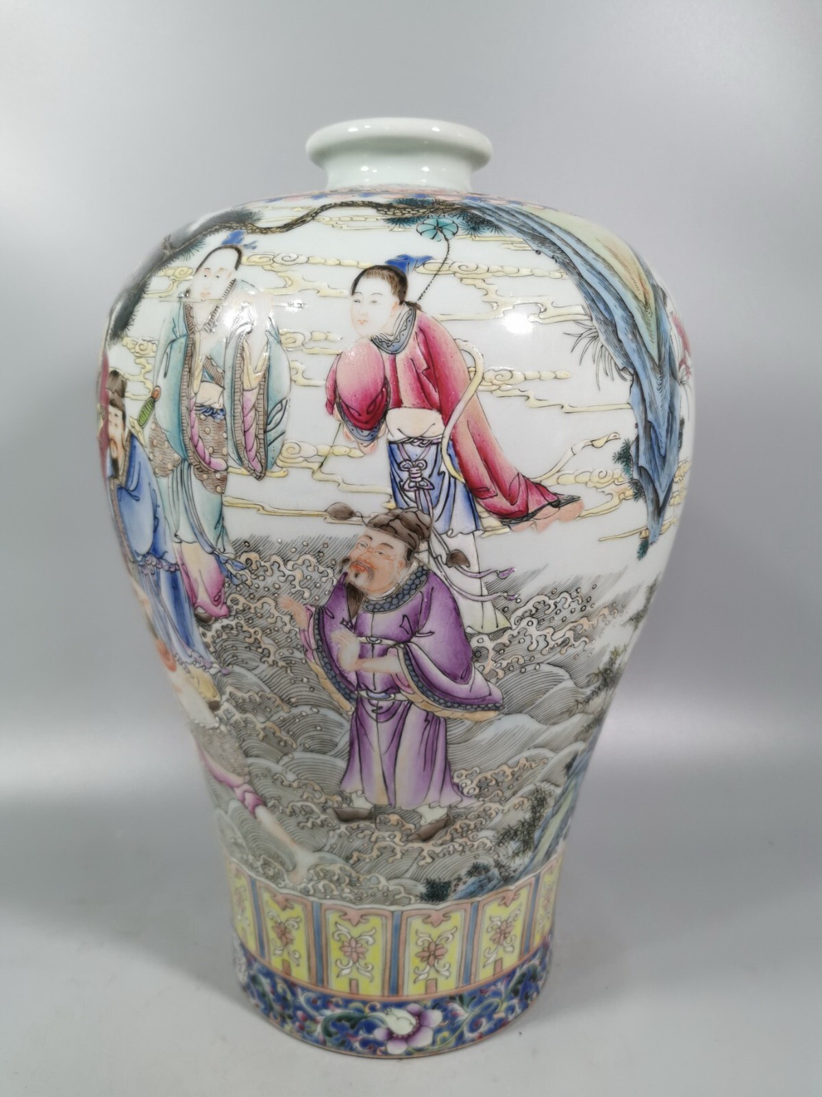 Fine Chinese Qing Dynasty Qianlong Porcelain Famille Rose