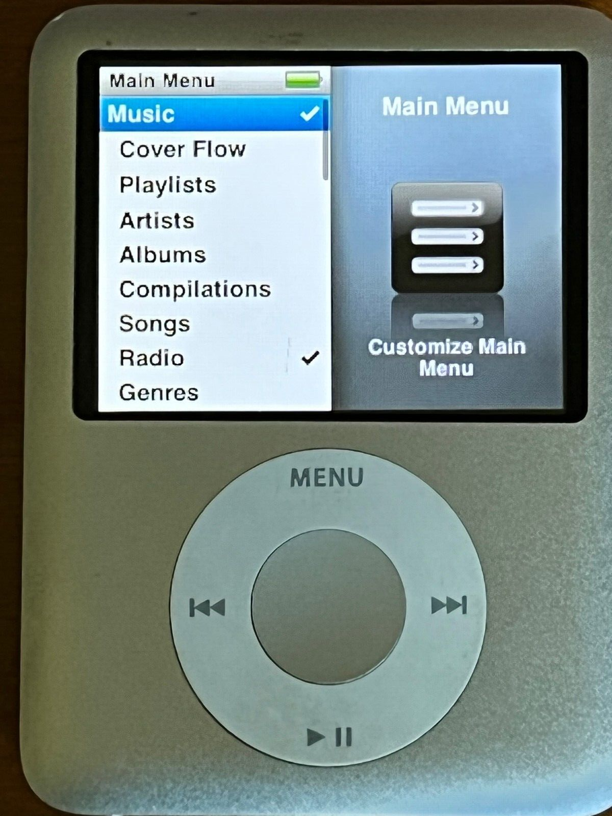 Apple iPod Nano 3rd Generation Silver (4 GB) Model A1236