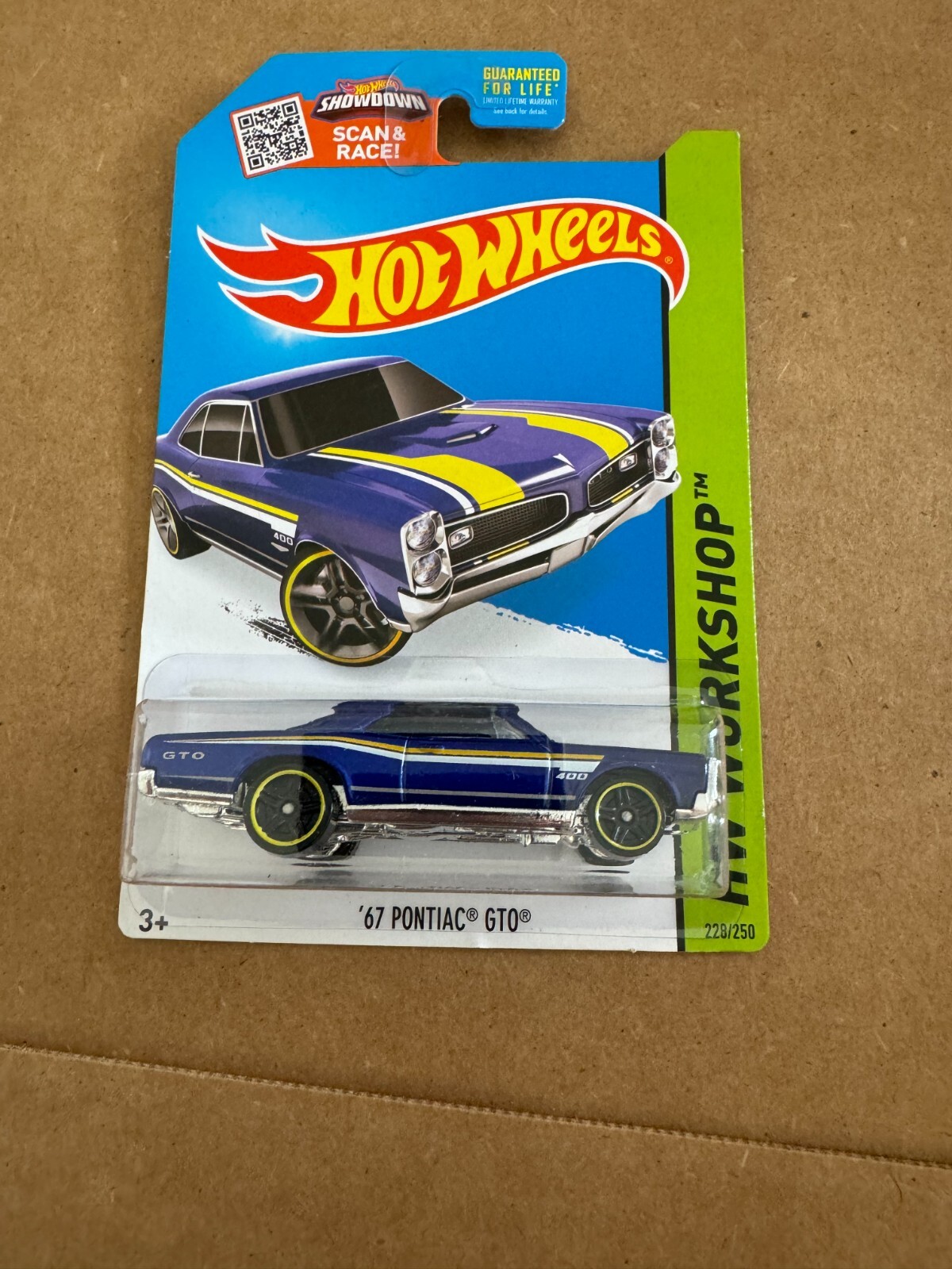 ミニカー Hot Wheels Classics 1967 PONTIAC GTO Amazon.com: 1967 PONTIAC GTO Hot Wheels Classics Series