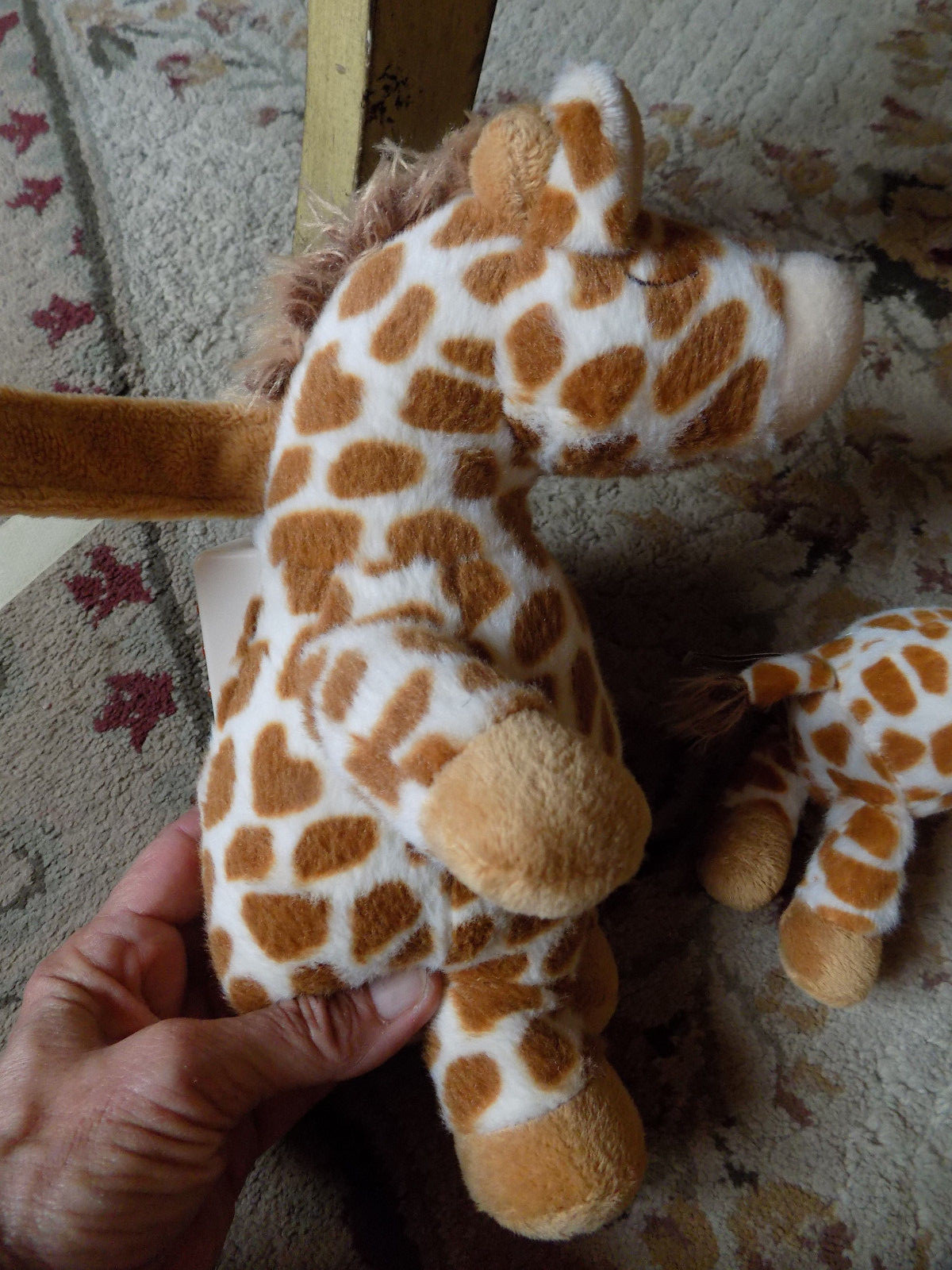 Lot Cloud B Gentle Giraffe Sound Machine Travel Baby Soother Plush Toy & Rattle