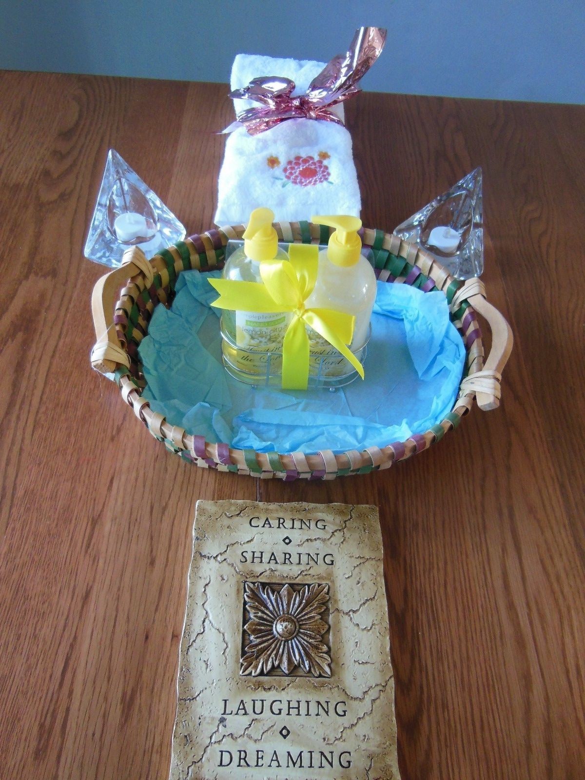 Simple Pleasures Bath Gift Set In Basket