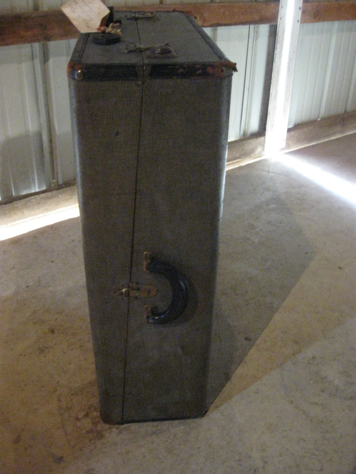 Vintage Antique Trunk/Suitcase 29