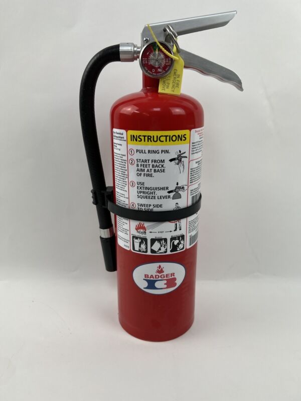Badger 5Lb Fire Extinguisher￼ +Wall Hanger Model 22435 ABC Dry Chemical 5Mb-6H