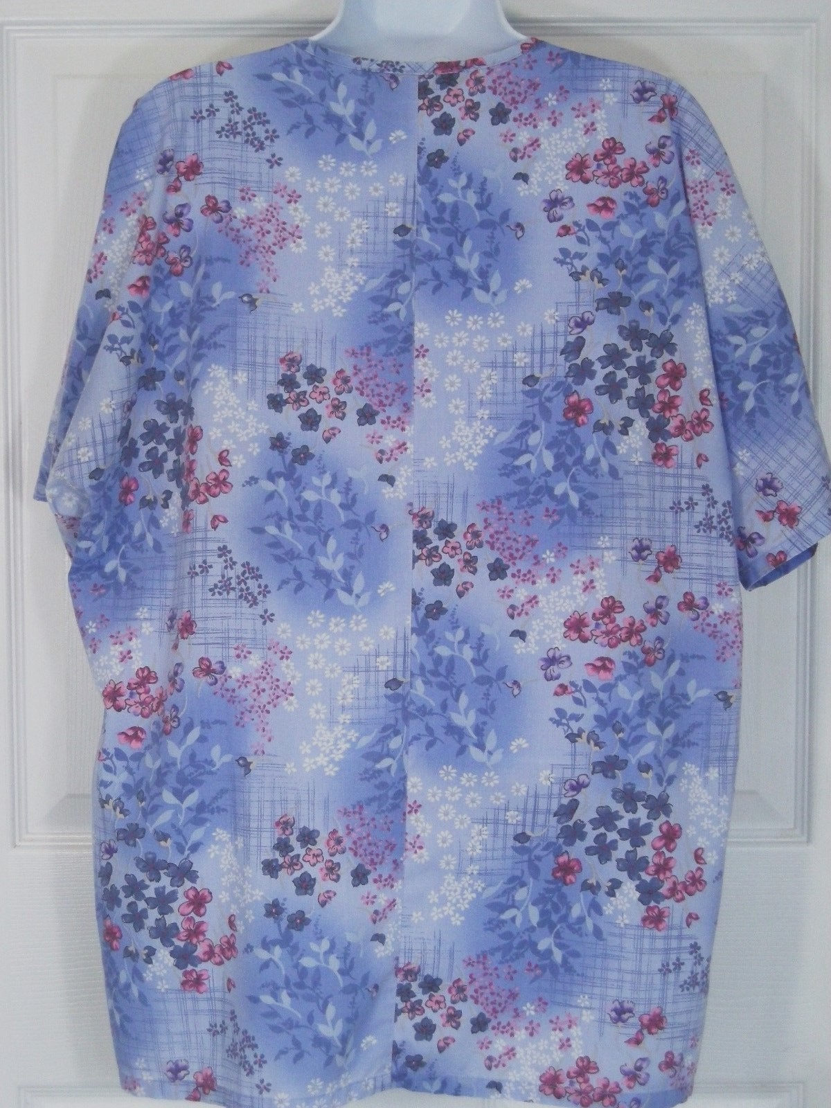 Cherokee Scrubs Top size Medium Blue Pink Purple Floral