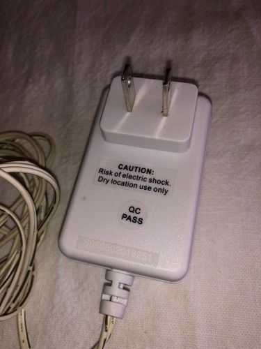 Spec Lin Sw1381000-W01 AC Power Supply Adapter Charger Output 12V 1.5A