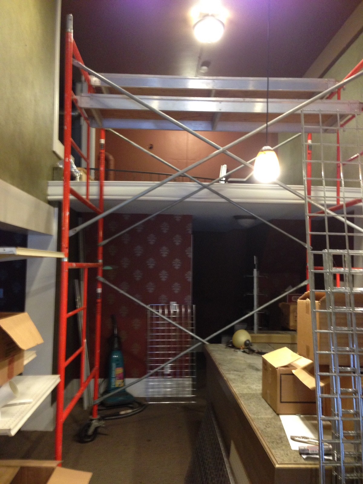 a1 scaffolding 8 4’ x 5’ frames w/wheels levelers braces