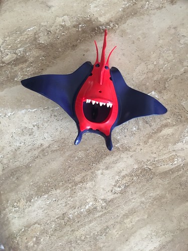 8 1/2” Blue Stingray Sea Life Hard Plastic Toy Mouth Opens With Teeth