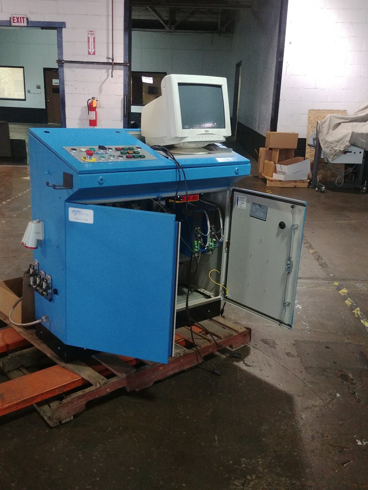 2002 Lombardi Diecut Model Master 110 with computer cabinet