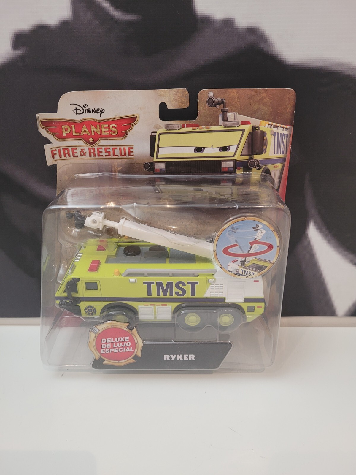 Disney Planes Fire and Rescue Deluxe Ryker with Moving Boom