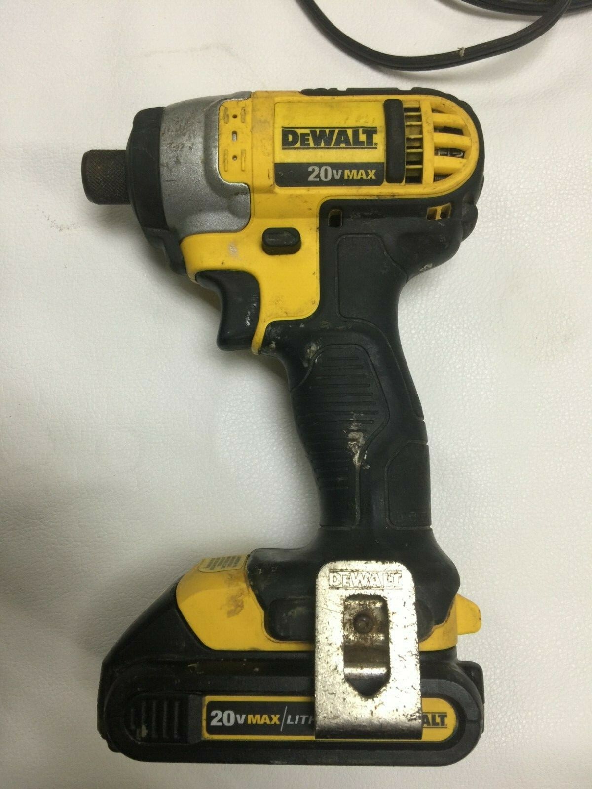 DEWALT 20-Volt MAX Lithium-Ion Cordless Hammer Drill/Impact Driver Combo Kit