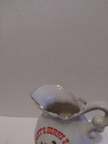 Rare Vintage KNOTT'S BERRY FARM Coffee Creamer Syrup Pitcher Gold Trim Fragile