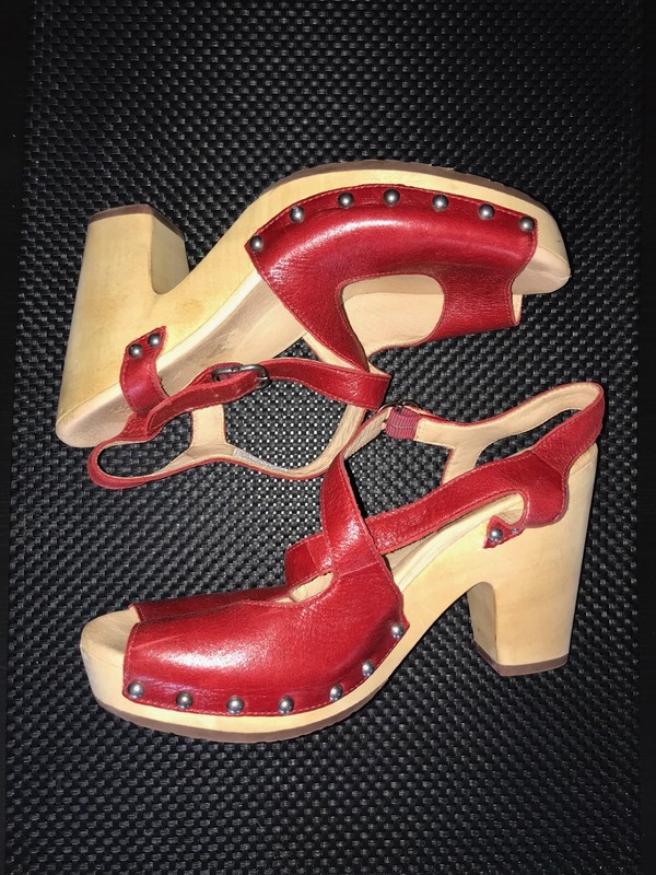 ugg clog sandals