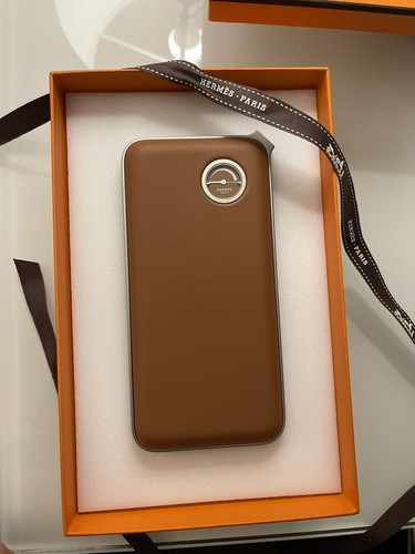 入手困難 エルメス モバイルバッテリー 《ヴォルトH》 maxi 携帯充電器
