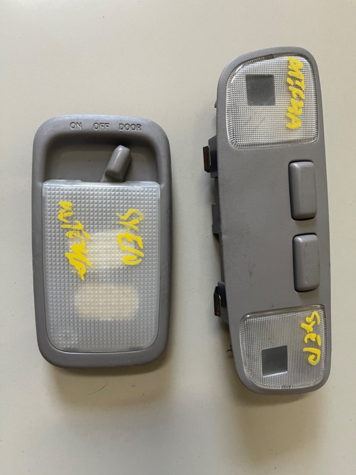 Toyota Altezza Lexus SXE10 IS200 IS300 OEM Dome Lights (Used