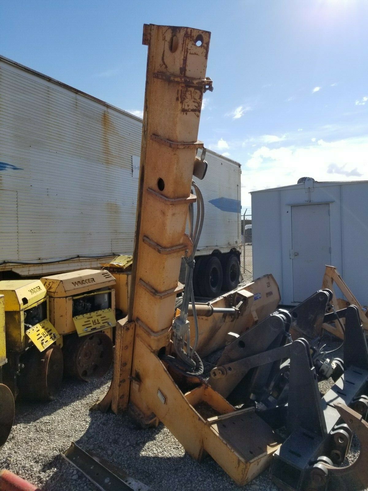 Deere 772CH II motor grader snow wing