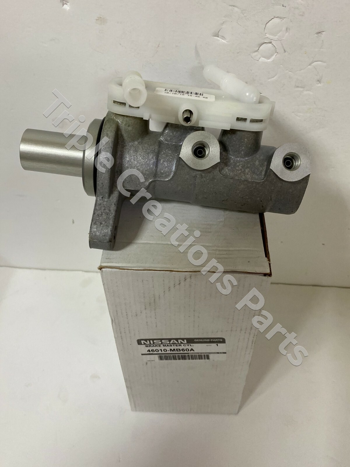 Genuine Nissan 46010-MB60A Cylinder Assy-Brake Master 46010MB60A