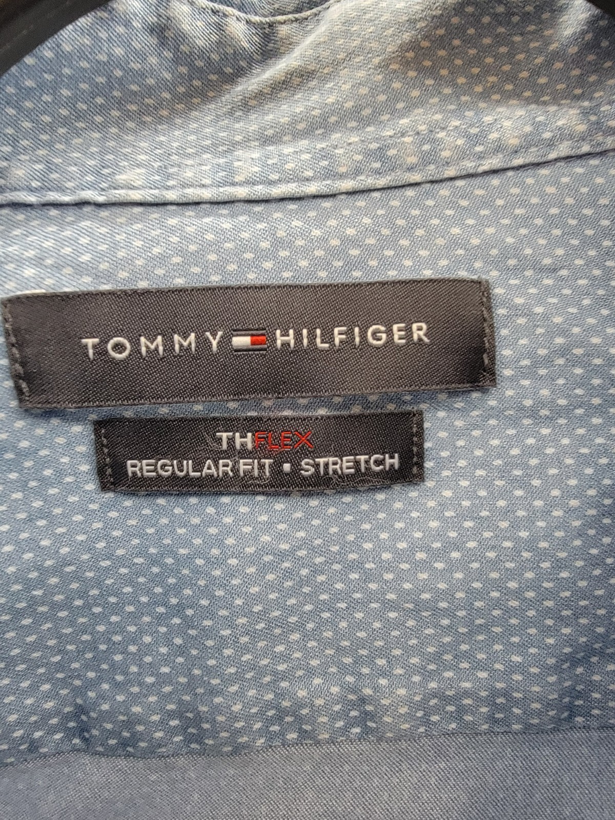 Tommy Hilfiger Regular-Fit Untucked Length Dress Shirt Men's L 16-16.5 32-33 - Picture 12 of 18