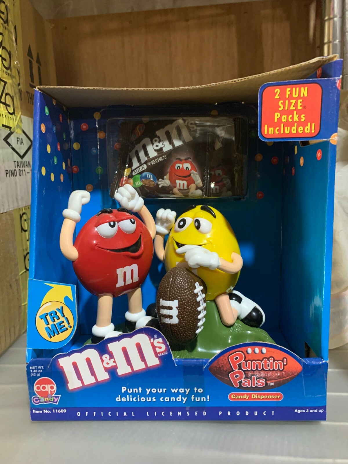 M&M's Puntin' Pals キャンディディスペンサー MISB 00611 red & yellow M&M M&M's PUNTIN PALS dispenser with
