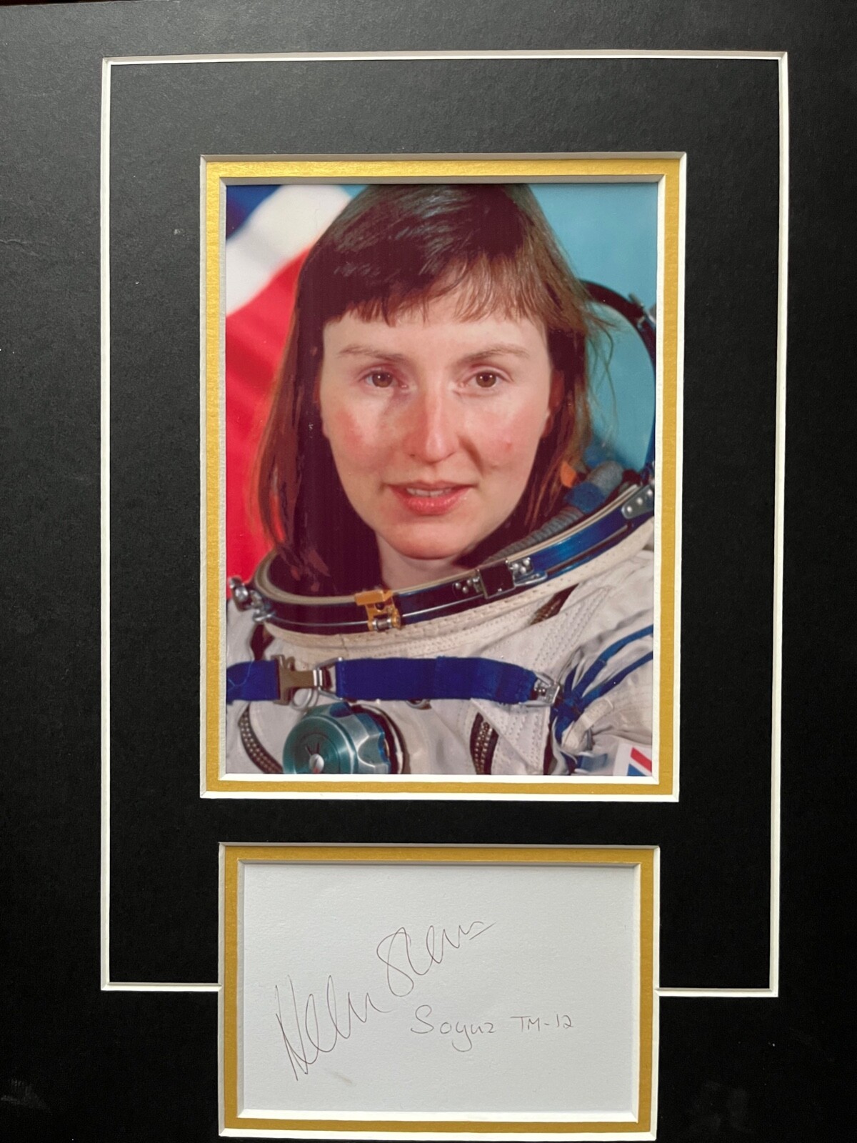 HELEN SHARMAN  - THE FIRST BRITON IN SPACE - EXCELLENT SIGNED DISPLAY