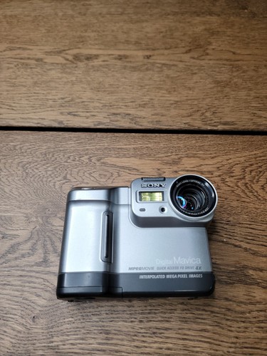 Sony Digital Mavica MVC-FD83 Digital Camera Japan UNTESTED