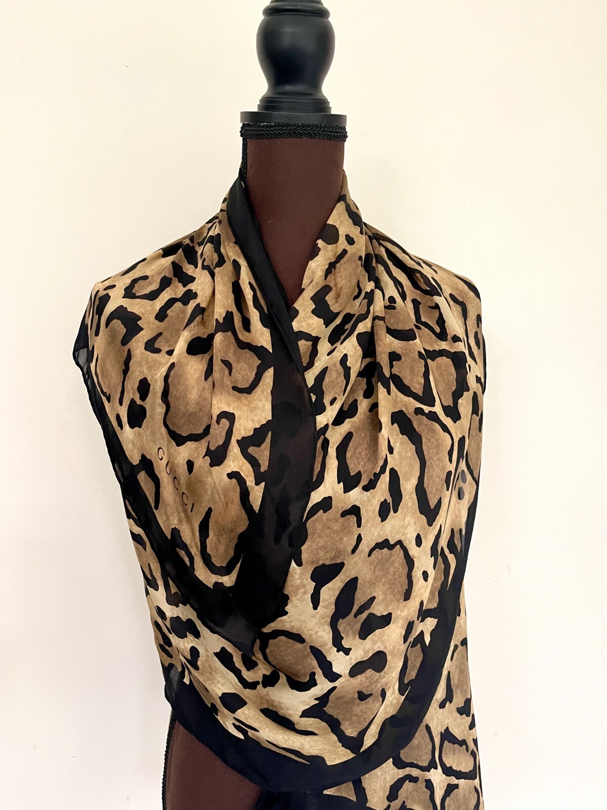Pre-owned Gucci Unisex  Silk Scarf Leopard Animal Print Black Beige Chiffon Stole Scarf