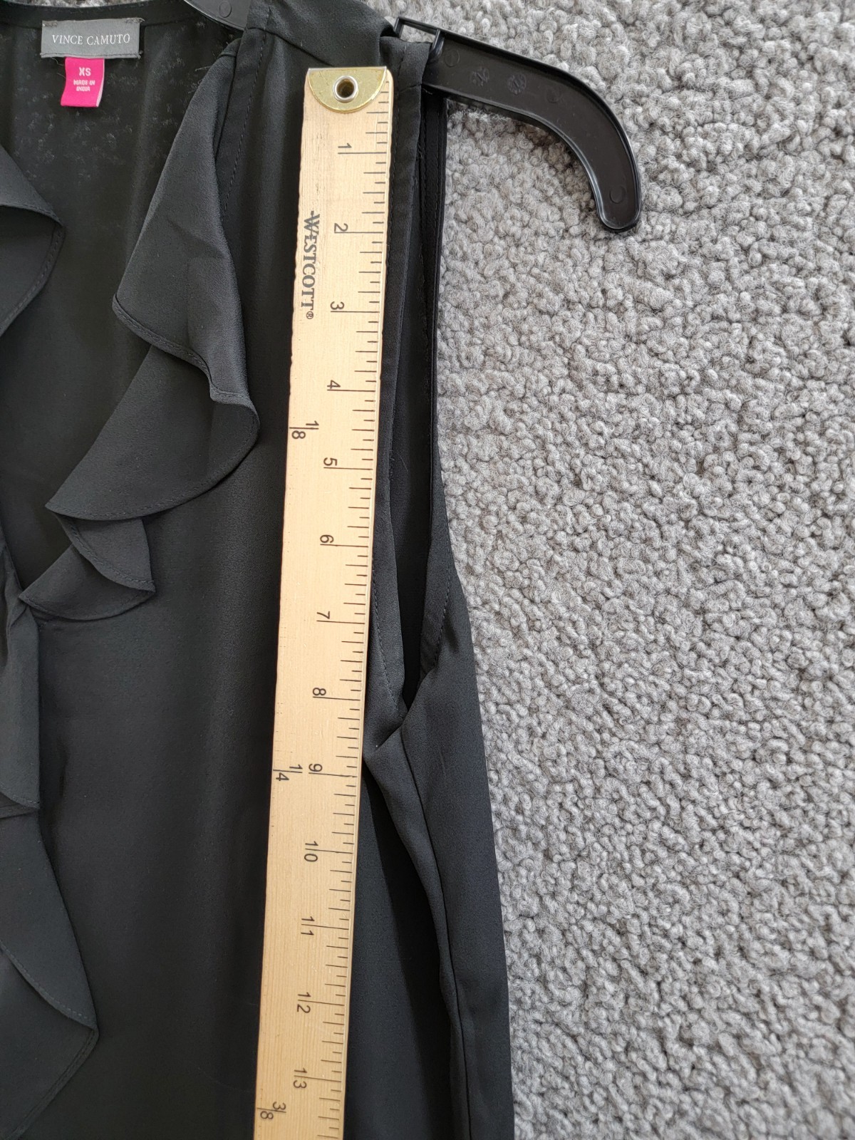 Vince Camuto Ruffle Blouse Women's XS Rich Black V-Neck Sleeveless Pullover - Picture 9 of 15