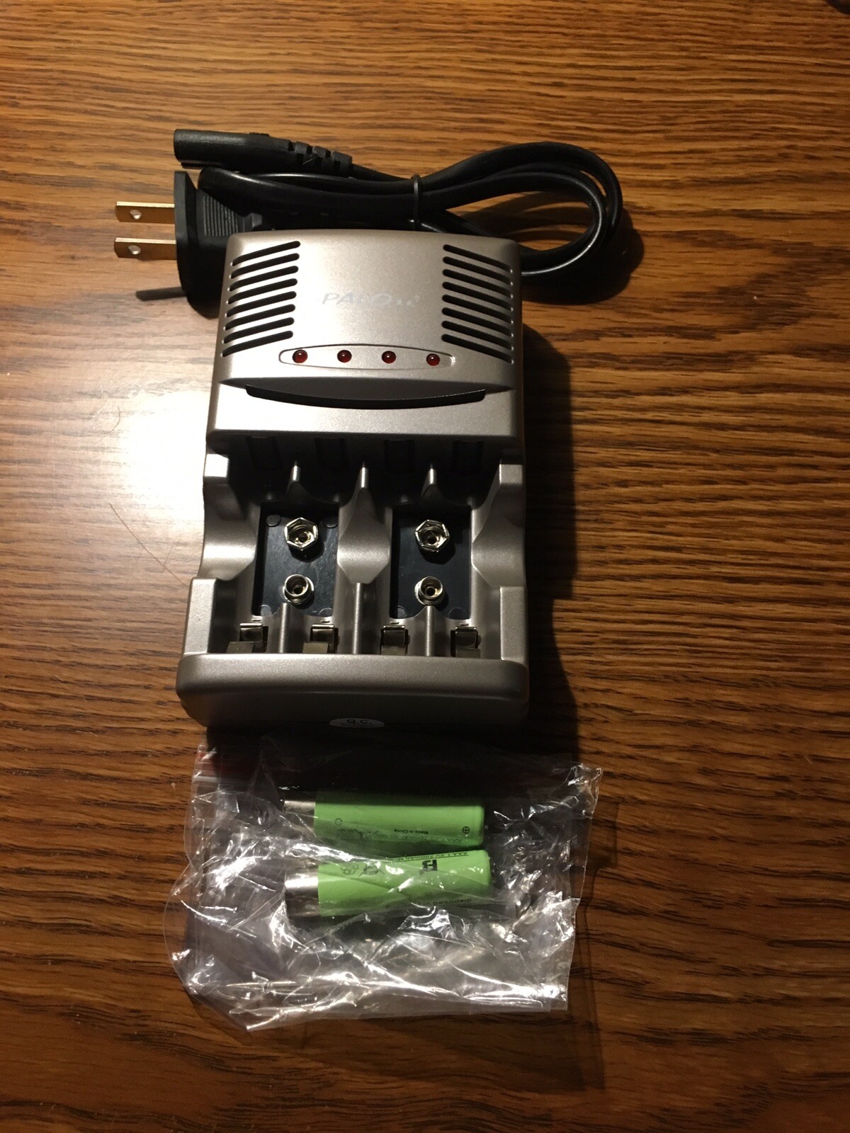 PALO 4 Slot 9V/AA/AA Smart Intelligent Battery Charger + 2 AAA Rechargeable Batt