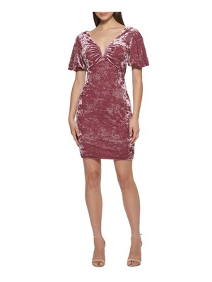 Женское бордовое платье GUESS с гофрировкой по линии шеи и коротким рукавом-пуфом, облегающее фигуру 10