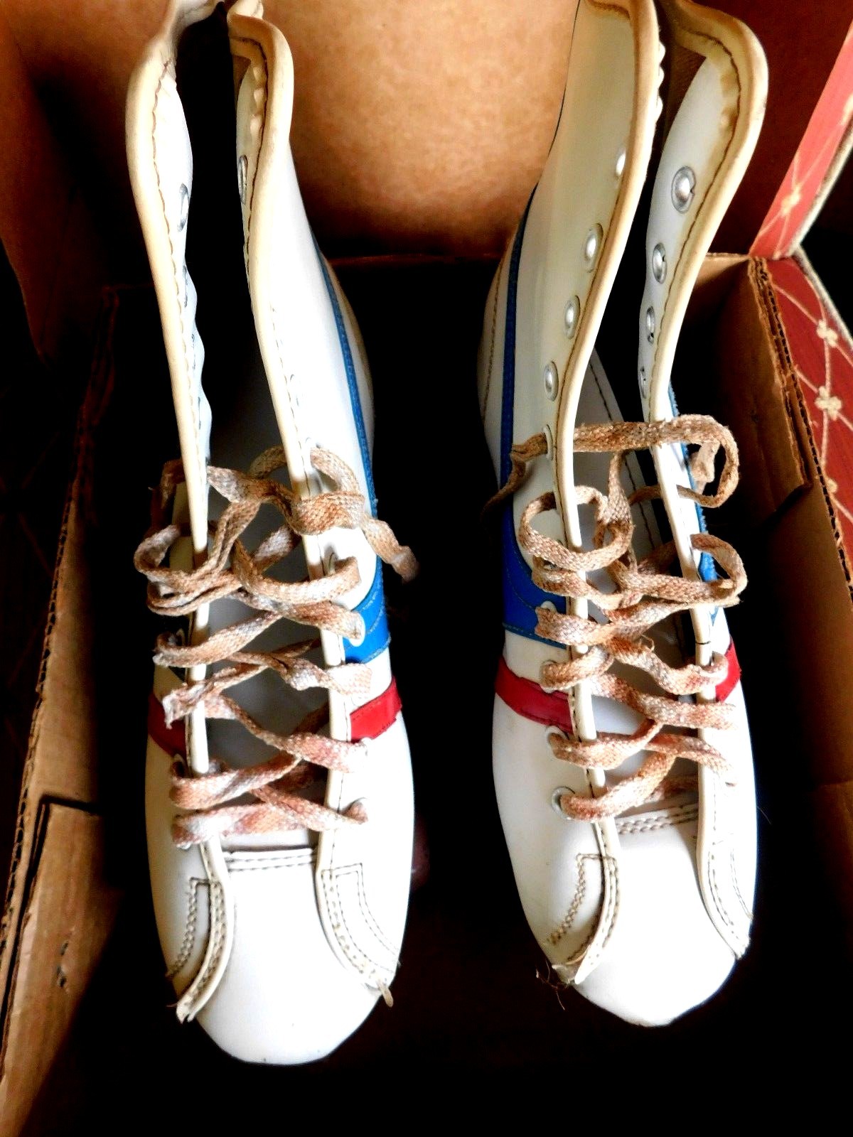 VINTAGE OFFICIAL ROLLER DERBY 