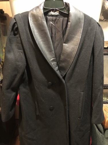 J.F.II vintage Black Wool blend pea coat w/buttons size