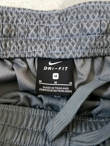 Boys Nike Basketball Shorts Grey Medium 850440-065 NWT Retail $30