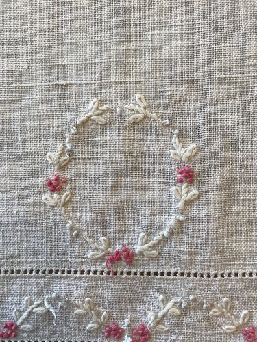 Vintage Embroidered Hand Towel, White, Floral, Shabby, Farmhouse,  18 x 31
