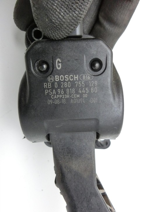 Peugeot 207 CC 07-09 HDi 1,6 80KW Gaswertgeber Gaspedal Peugeot 207 CC 07-09 30.09.2008 1601Y0 9681844580... Vorschau 2