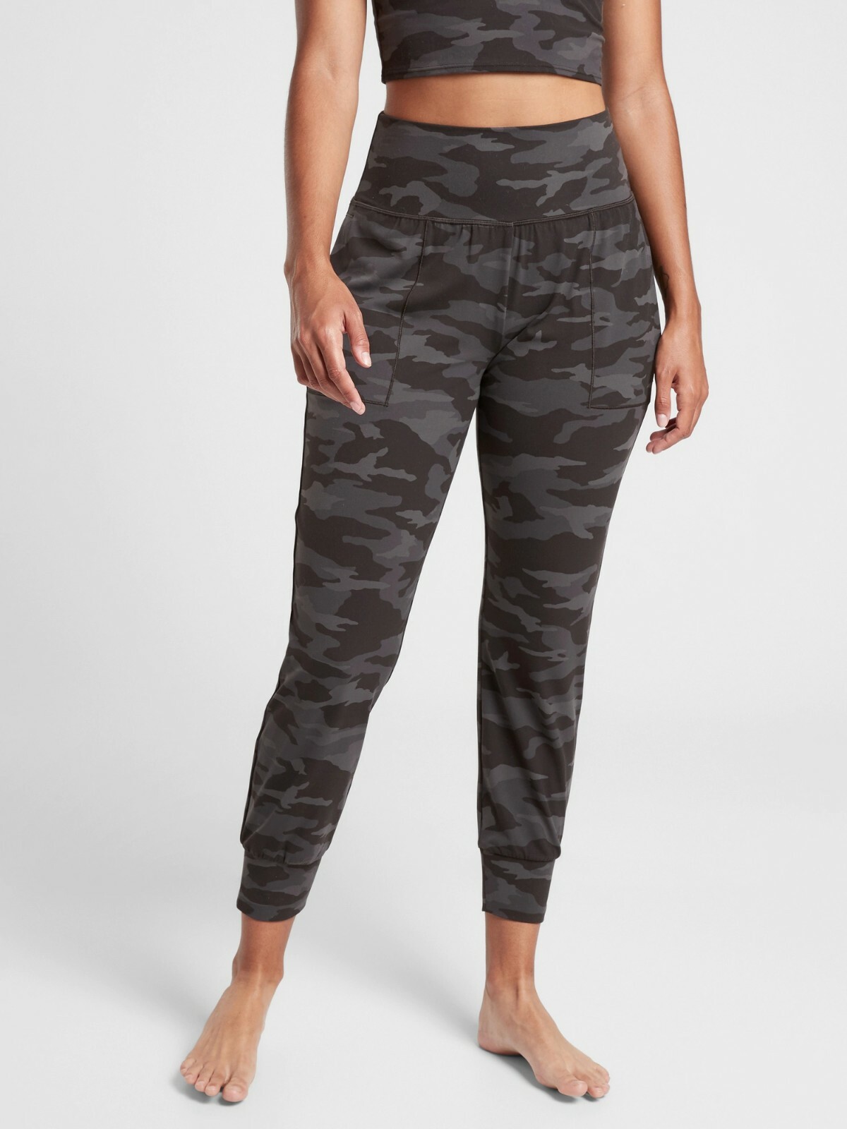 EUC Athleta Salutation Jogger Camo, Black SIZE SP S P