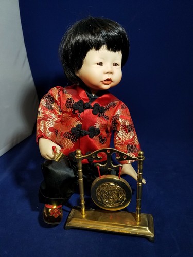 Ashton Drake Knowles Porcelain Doll Chen Int. Festival Of Toys & Tots