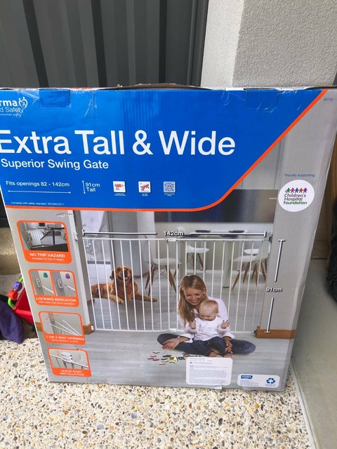 perma child safety superior swing gate