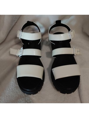 Женские босоножки SUGAR Womens White на платформе с 1 язычком сзади цвета индиго с круглым носком, 7 М