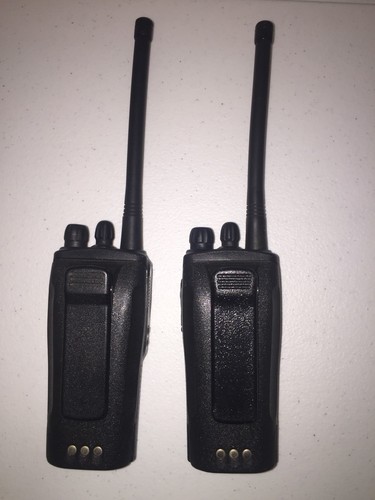 2 Motorola CP200 VHF 4 ch Radios 146-174 MHz Good Condition Batteries/Charger L3