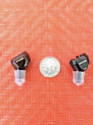 PAIR TINY RECHARGEABLE IN THE EAR HEARING AMPLIFIERS no test needed