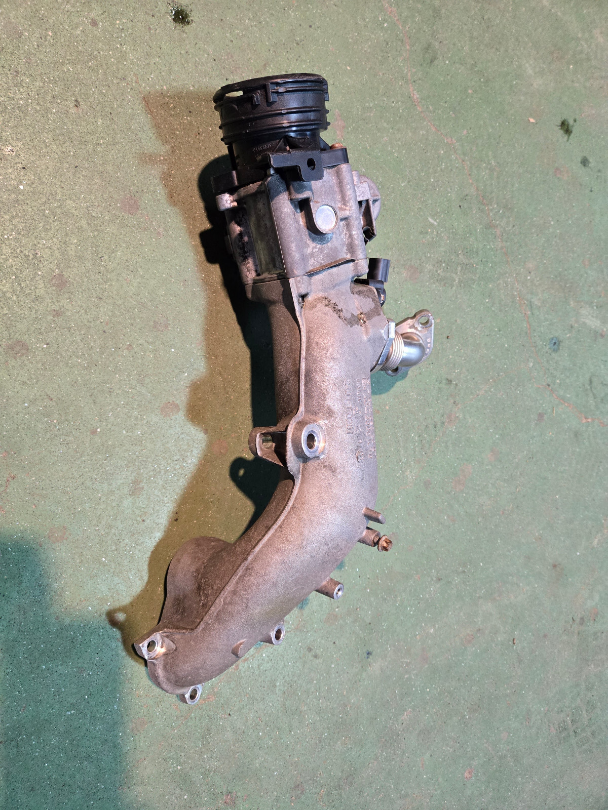 a6420983007 Mercedes-Benz OM642 intercharging air tube cross tube 10-18 Sprinter - Picture 1 of 11