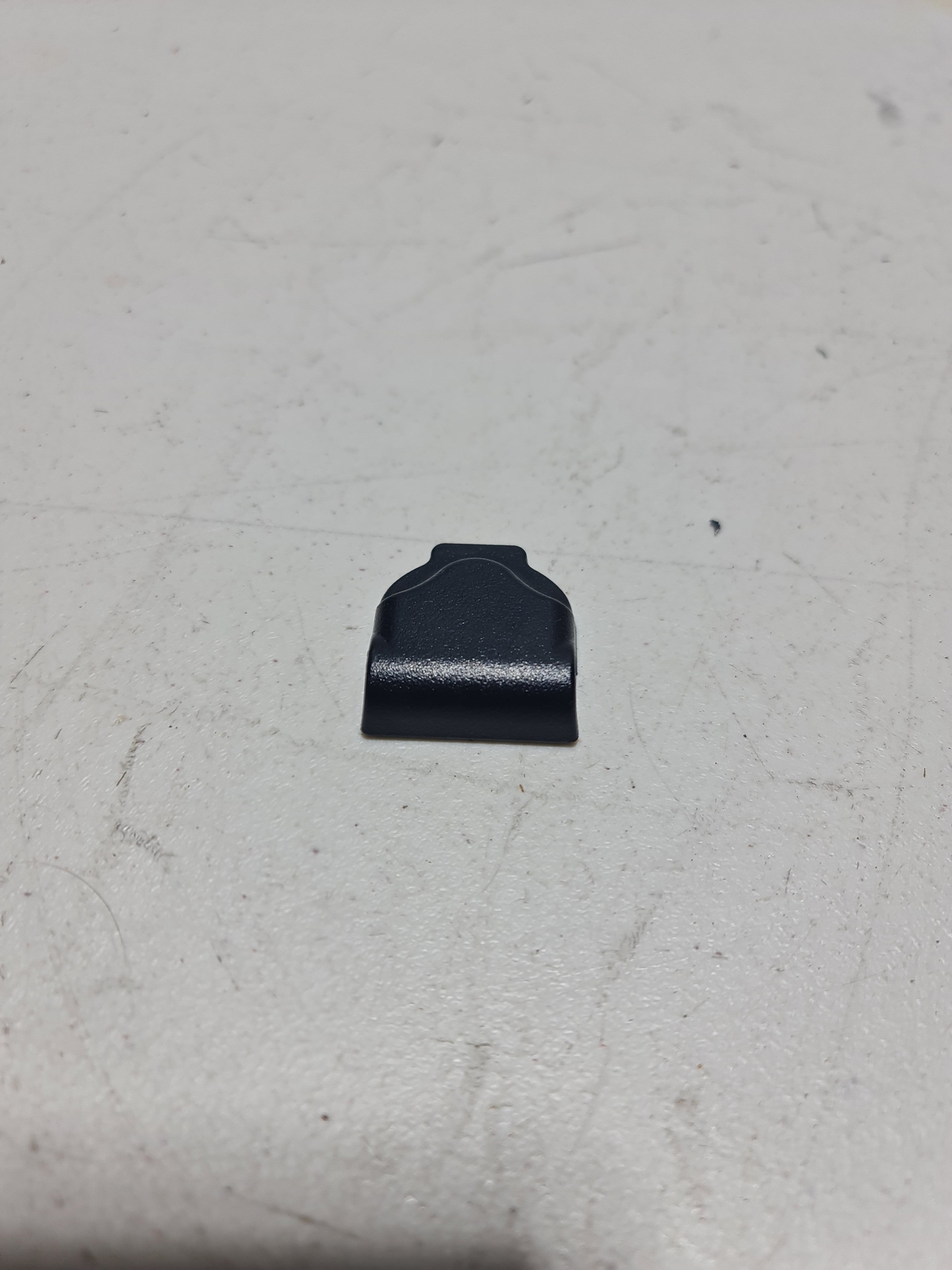 0 Unknown A2048491203 Mercedes Benz C Class Plastic Trim Cover Bracket OEM image 2