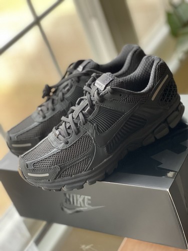 NIKE ZOOM VOMERO 5 CLGGRY/BLK 国内発送 Nike Zoom Vomero 5 SP Black Anthracite BV1358-002 Running