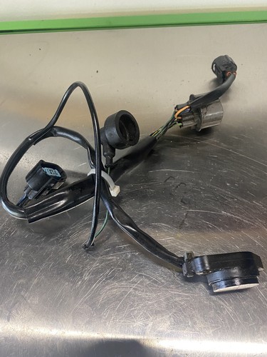 ニィーページ NewSugar Hi-Back Modern スモール3人掛け片ひじ」 製品詳細ページ