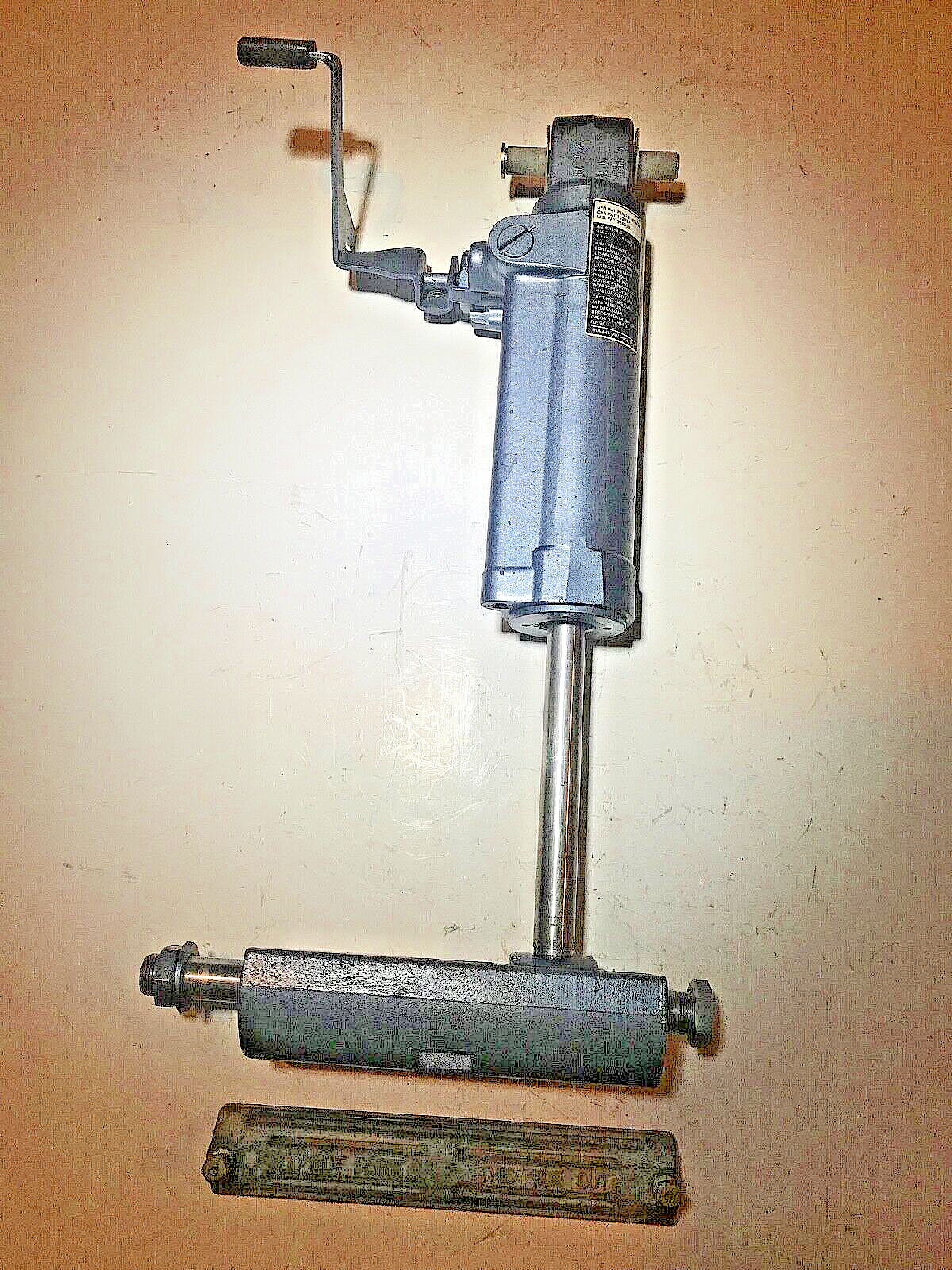 1988 YAMAHA 40HP OUTBOARD 40 HP MANUAL-HYD TILT ASSEMBLY