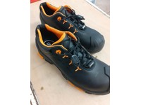 uvex safety trainers