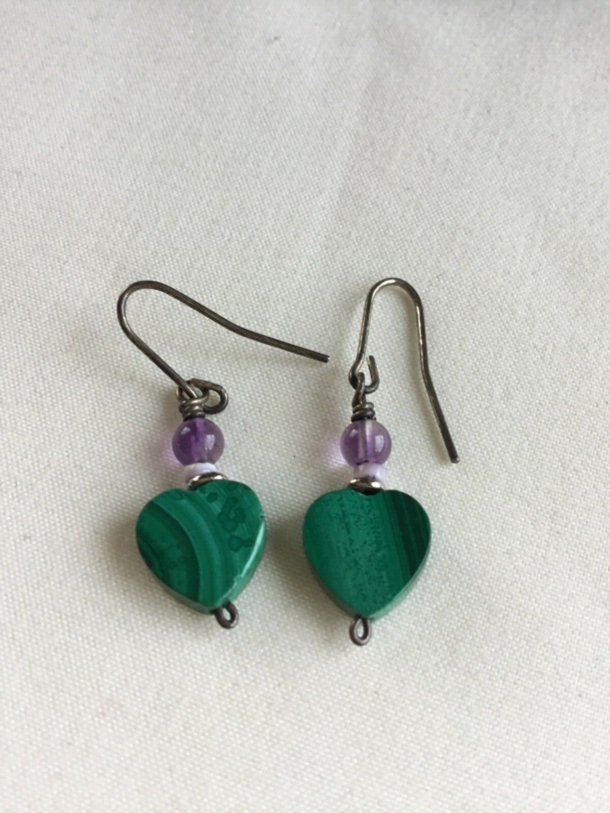 Vintage Heart Shaped Malachite Beaded Stone Dangle Earrings Pierced Ears