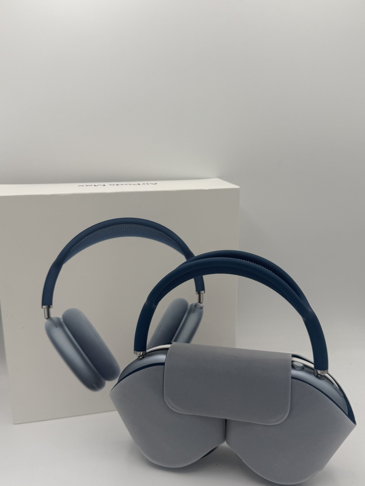 Apple AirPods Max Sky Blue Bluetooth Headphones MGYL3AM/A