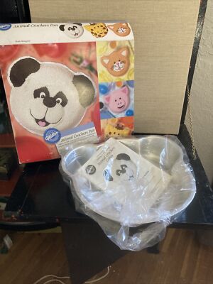 Wilton Animal Crackers Cake Pan Makes Panda Pig Giraffe Cat Box Vintage New